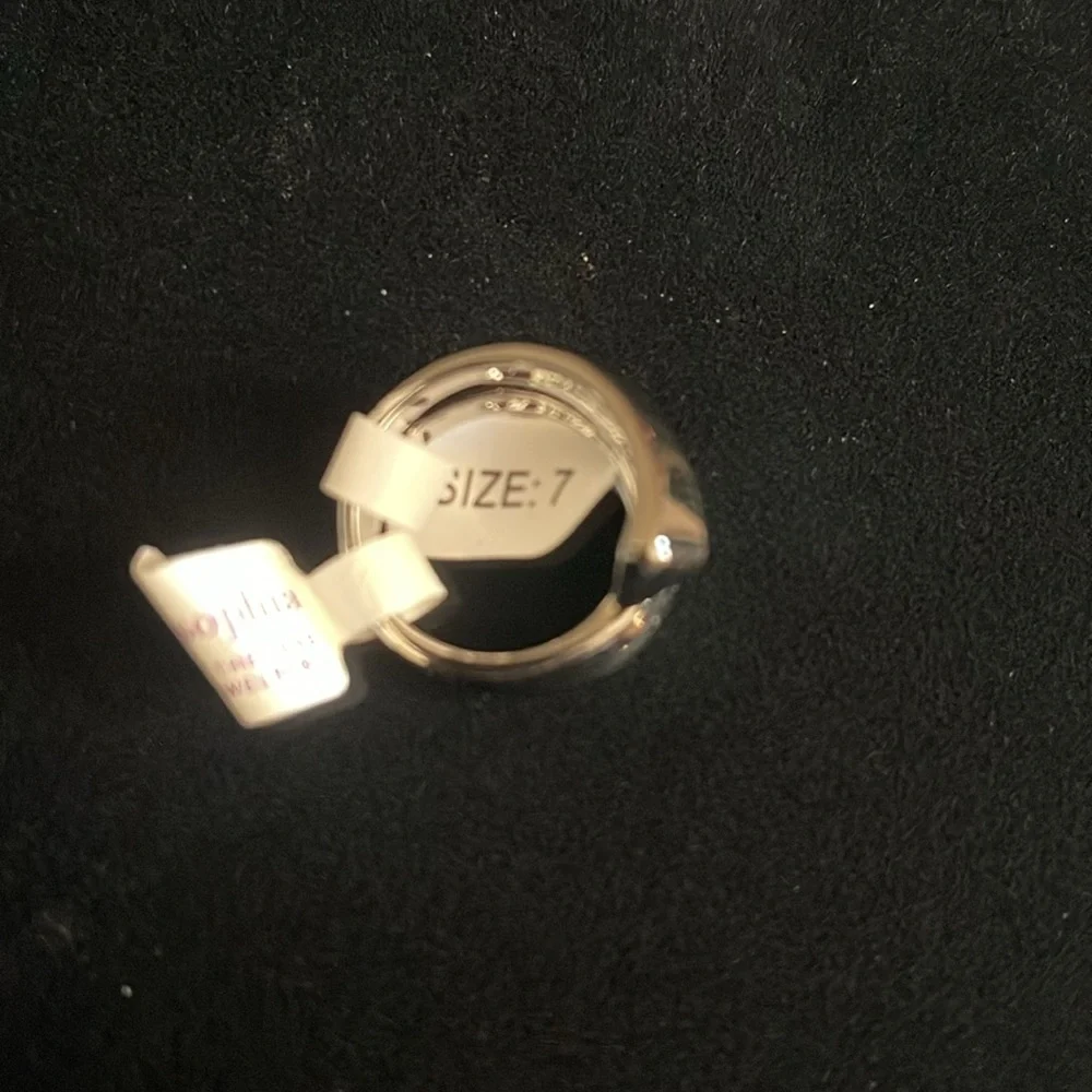 3/$25 🍀Lia Sophia Elegant Hematite Band Ring - Picture 3 of 4